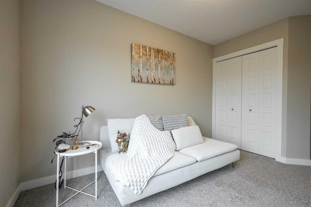 156 Livingston Common Ne, Calgary, AB - Indoor Photo Showing Bedroom