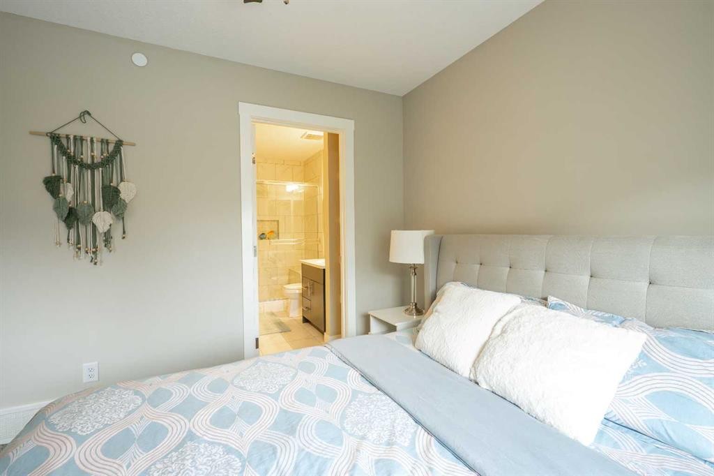 156 Livingston Common Ne, Calgary, AB - Indoor Photo Showing Bedroom
