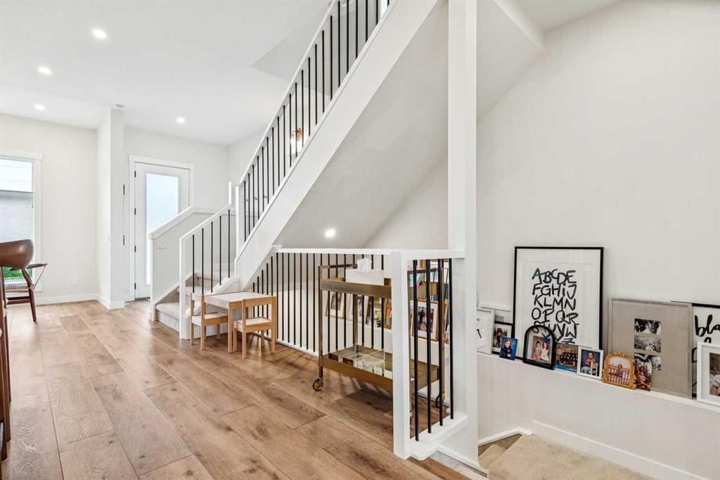 1329 Regal Crescent Ne, Calgary, AB - Indoor Photo Showing Other Room