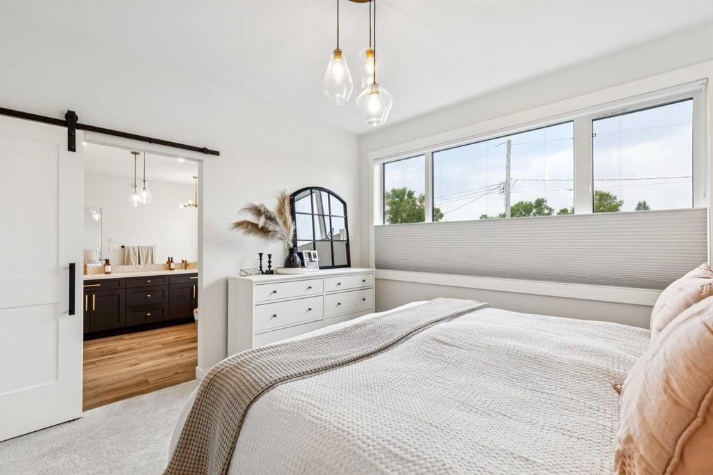 1329 Regal Crescent Ne, Calgary, AB - Indoor Photo Showing Bedroom