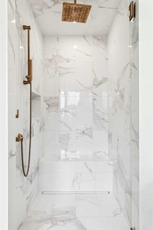 1329 Regal Crescent Ne, Calgary, AB - Indoor Photo Showing Bathroom