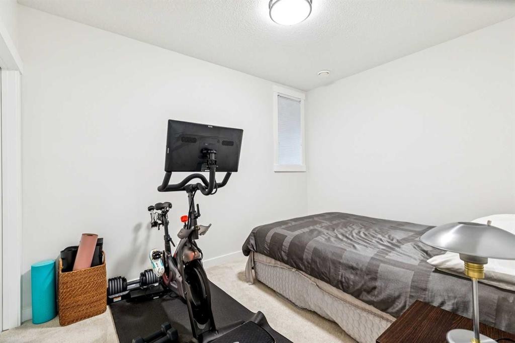 1329 Regal Crescent Ne, Calgary, AB - Indoor Photo Showing Bedroom
