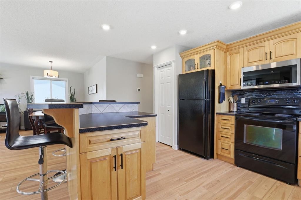 312 Penworth Way Se, Calgary, AB