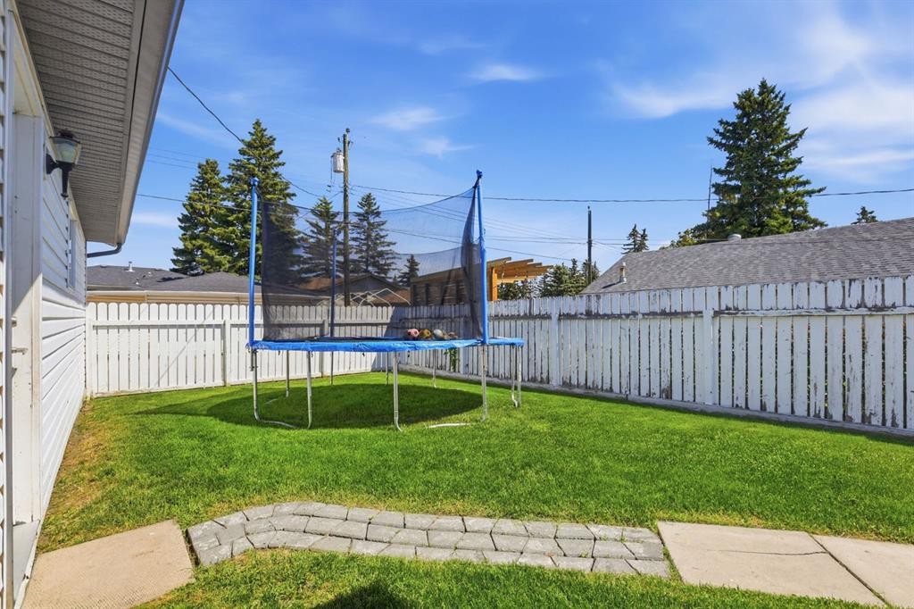 312 Penworth Way Se, Calgary, AB