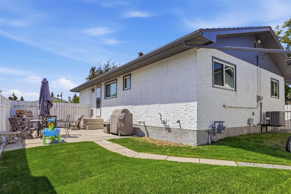 312 Penworth Way Se, Calgary, AB