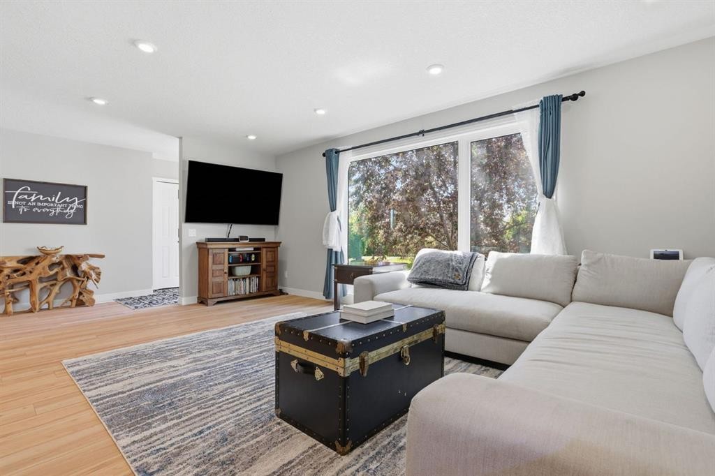 312 Penworth Way Se, Calgary, AB