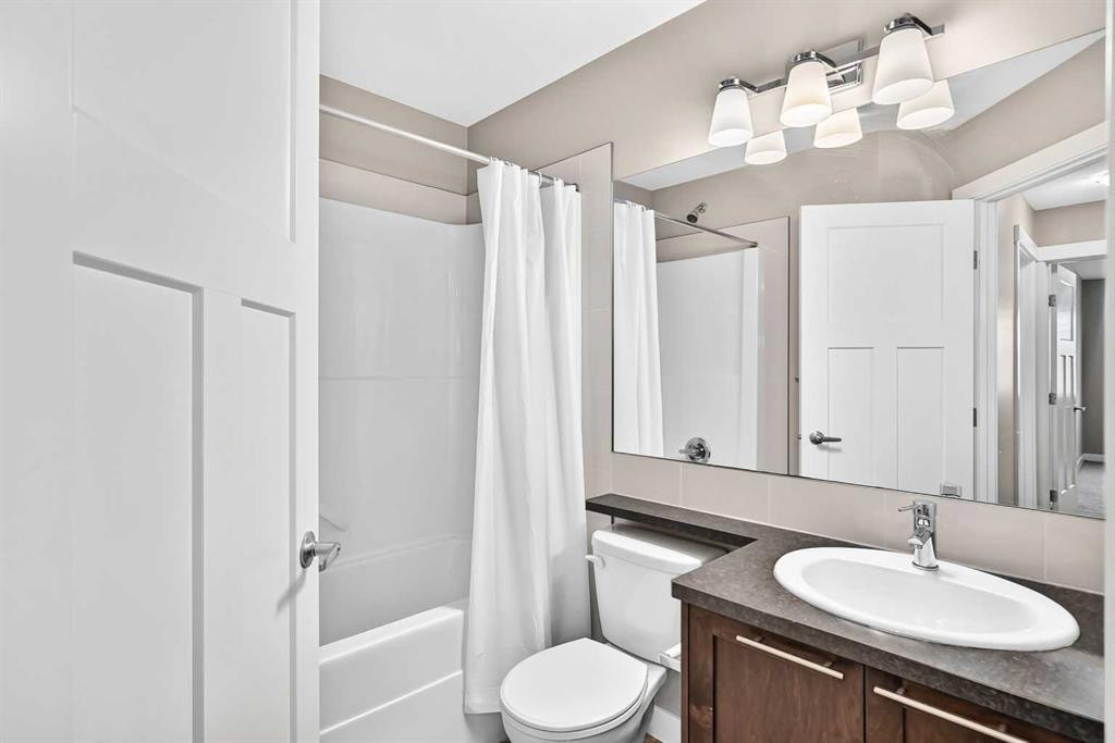 909 Skyview Ranch Grove Ne, Calgary, AB - Indoor Photo Showing Bathroom