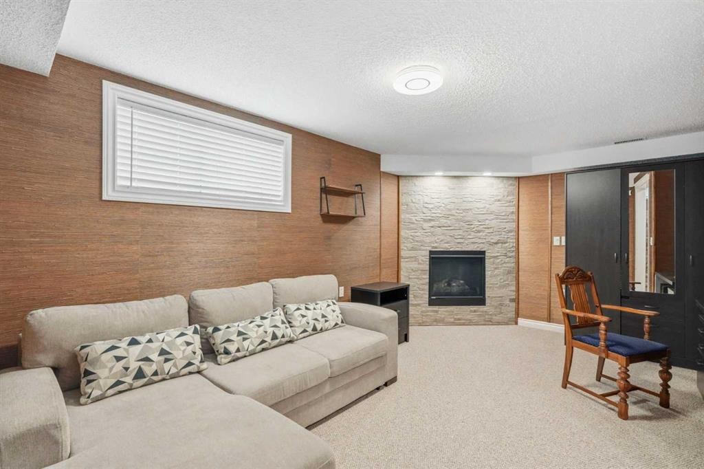 110 Bridlewood Avenue Sw, Calgary, AB