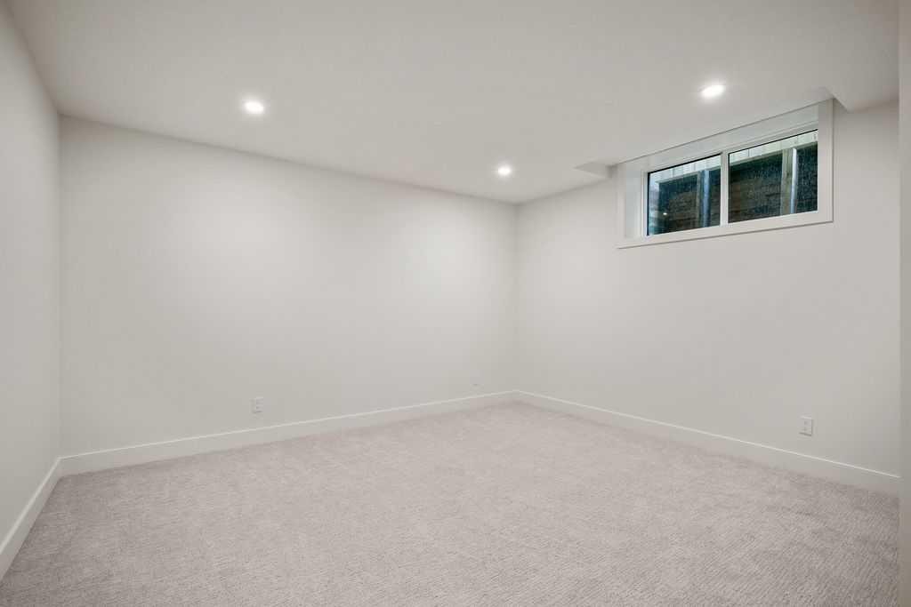 710 Bridge Crescent Ne, Calgary, AB