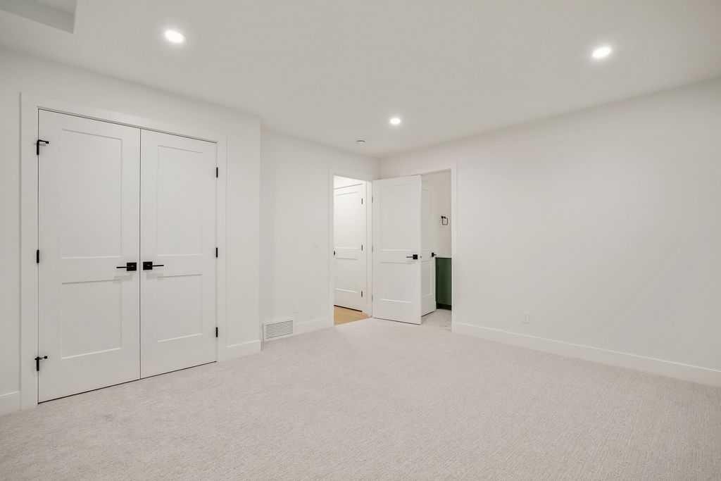 710 Bridge Crescent Ne, Calgary, AB