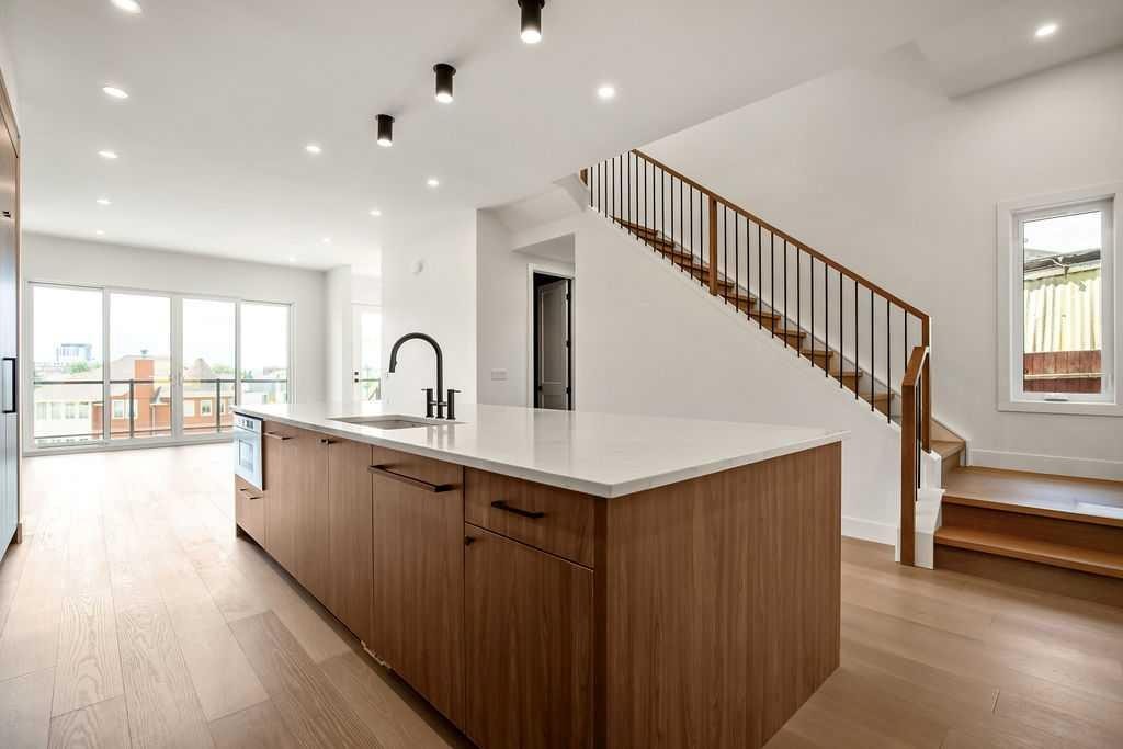 710 Bridge Crescent Ne, Calgary, AB