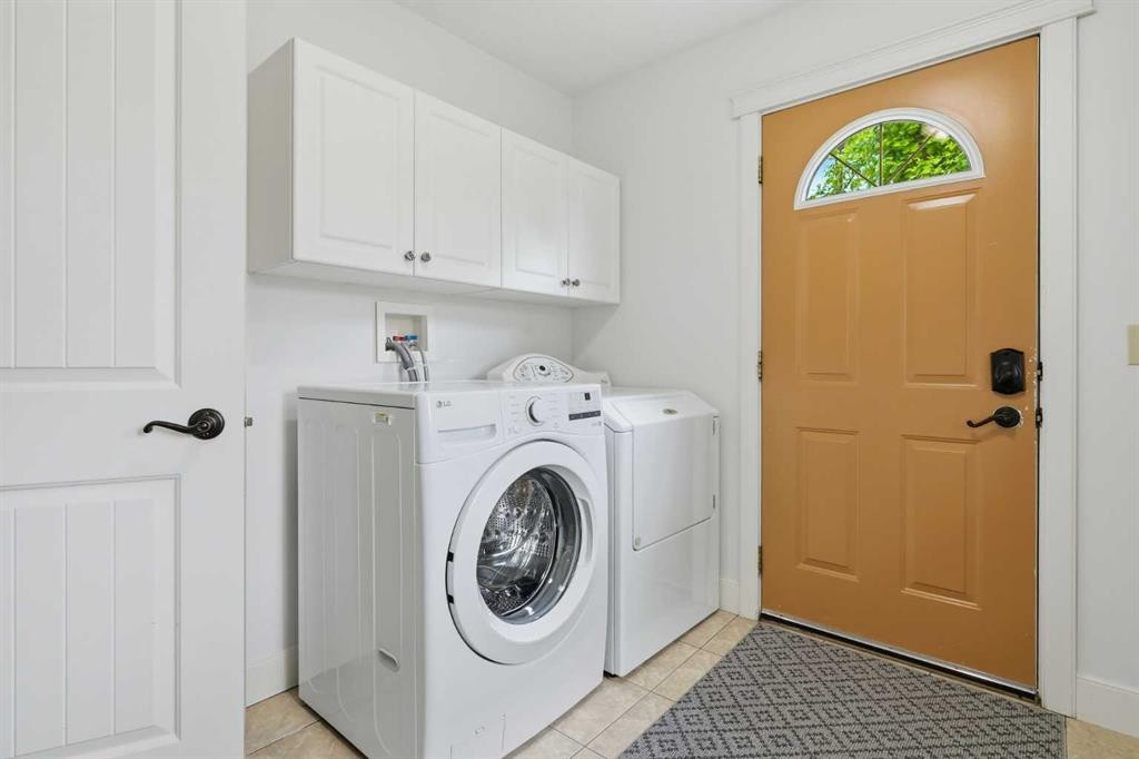 355 Willow Ridge Place Se, Calgary, AB - Indoor Photo Showing Laundry Room