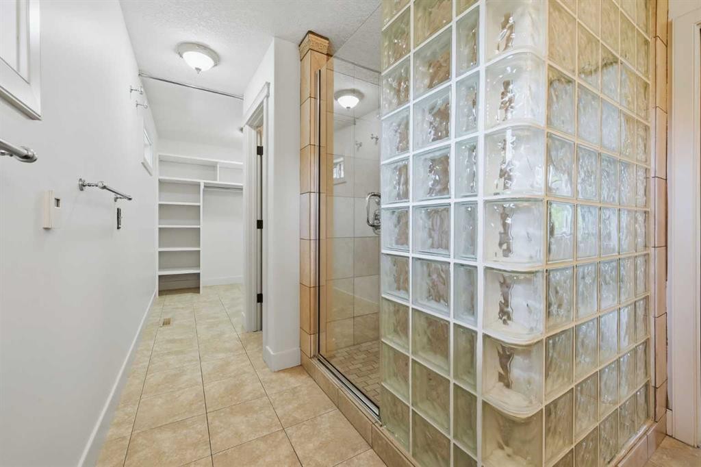 355 Willow Ridge Place Se, Calgary, AB - Indoor