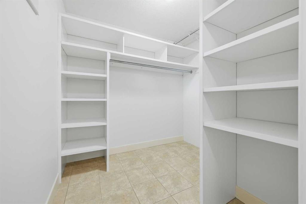 355 Willow Ridge Place Se, Calgary, AB - Indoor With Storage