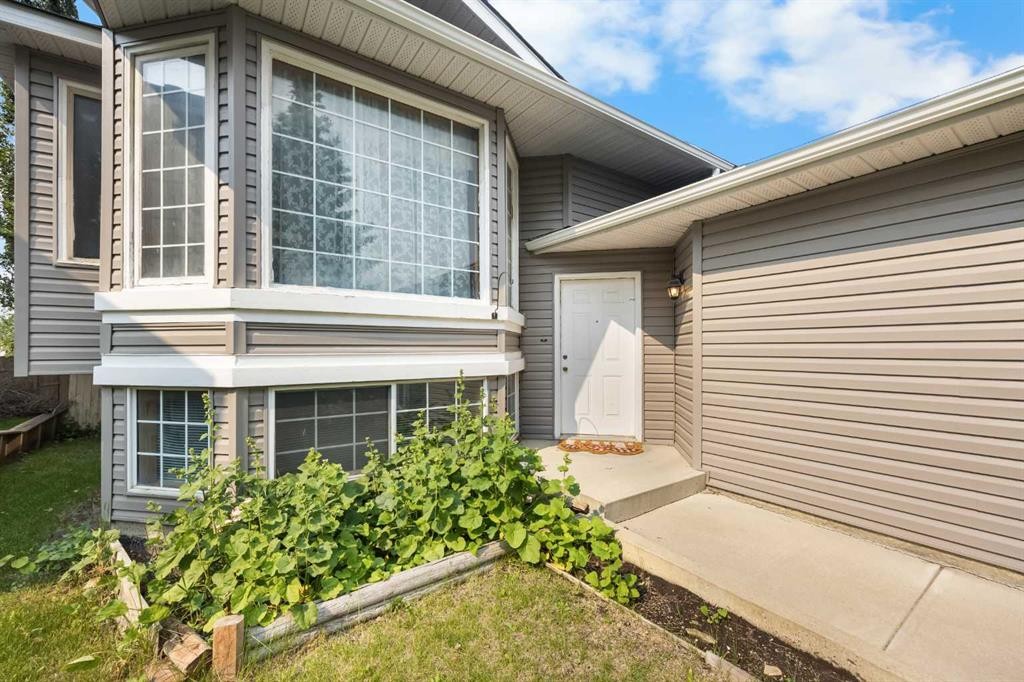 28 Harvest Oak Drive Ne, Calgary, AB - Outdoor