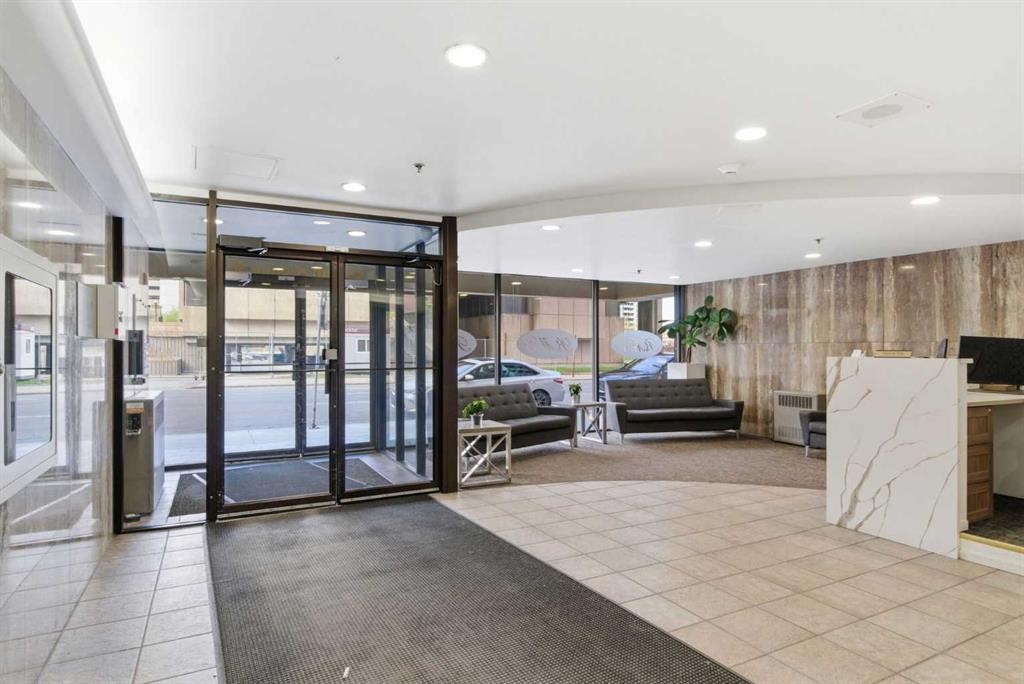 609-221 6 Avenue Se, Calgary, AB - Indoor Photo Showing Other Room