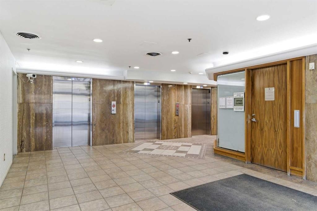 609-221 6 Avenue Se, Calgary, AB - Indoor Photo Showing Other Room