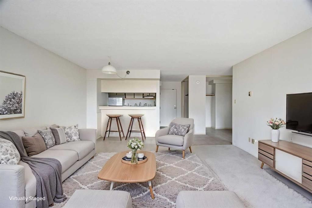 609-221 6 Avenue Se, Calgary, AB - Indoor Photo Showing Living Room