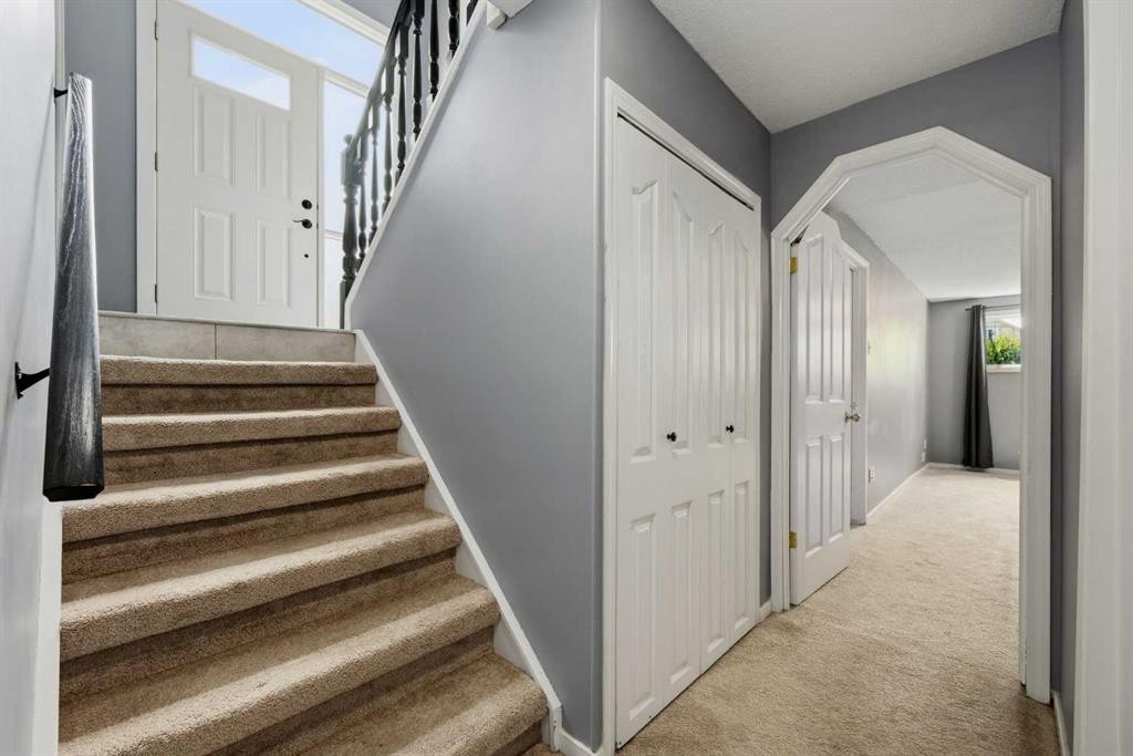 8A Arlington Bay Se, Calgary, AB