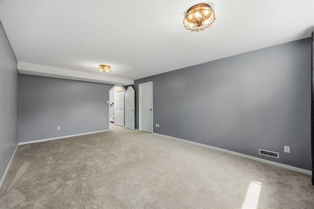 8A Arlington Bay Se, Calgary, AB