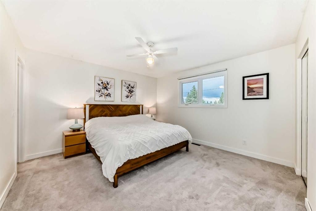 584 Woodhill Place Sw, Calgary, AB