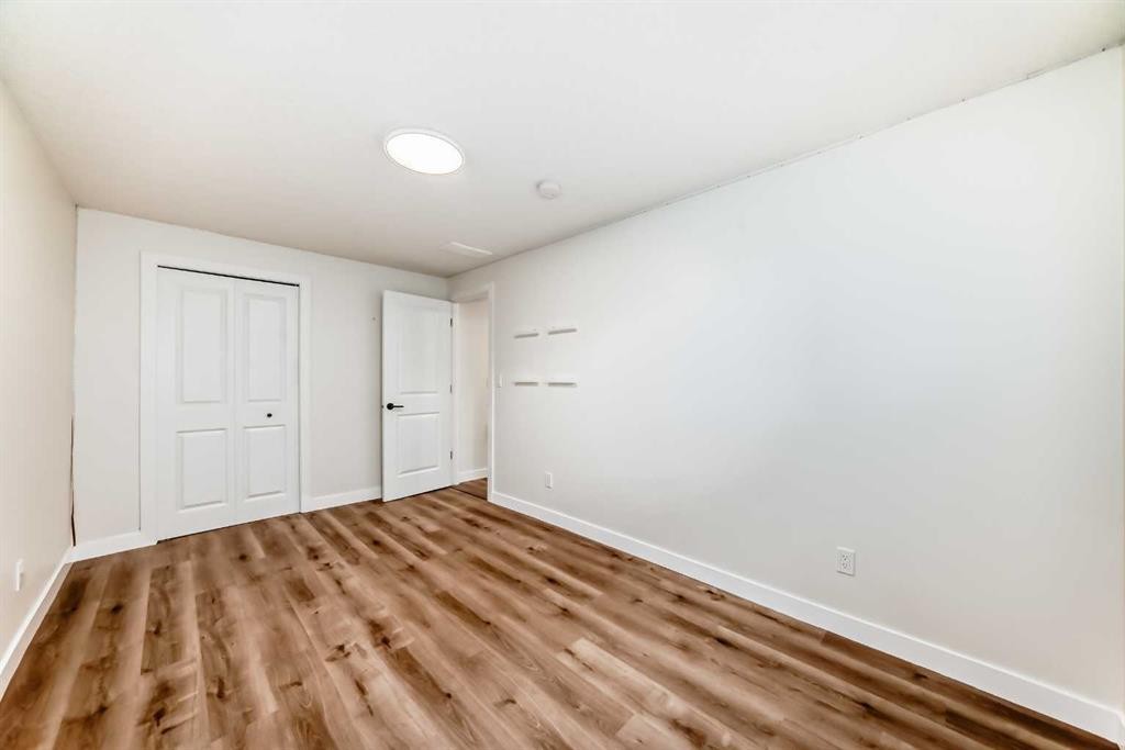 584 Woodhill Place Sw, Calgary, AB