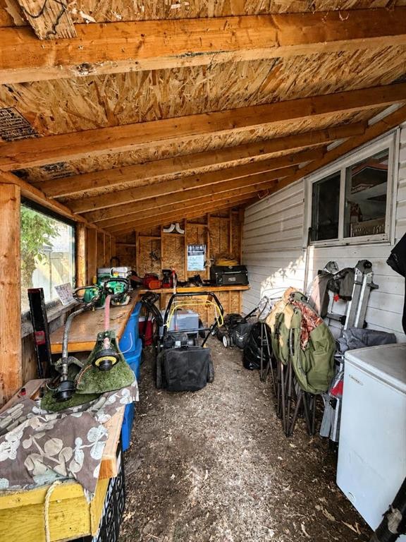 2119 23 Ave Close, Bowden, AB