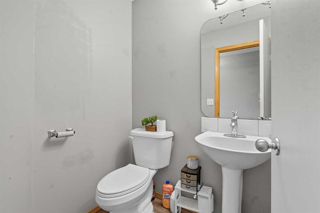 141 Saratoga Close Ne, Calgary, AB