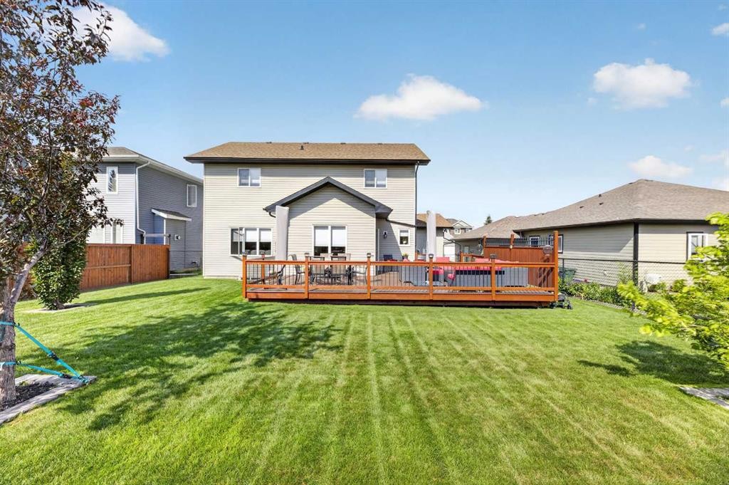 9 Vantage Crescent, Olds, AB