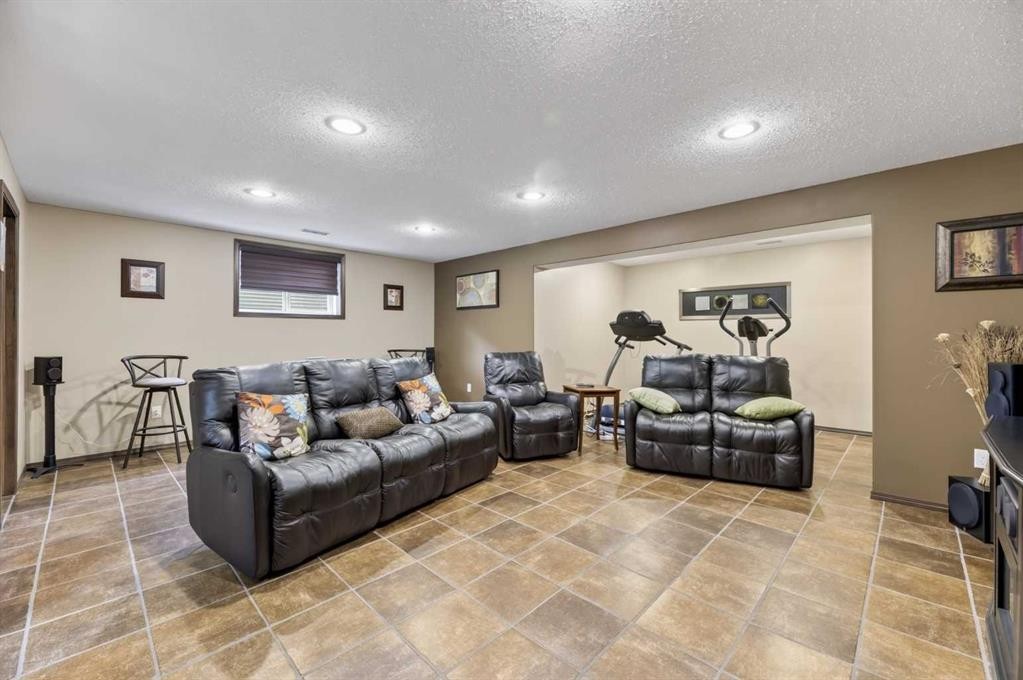 9 Vantage Crescent, Olds, AB