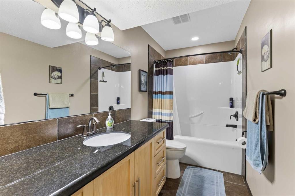 9 Vantage Crescent, Olds, AB