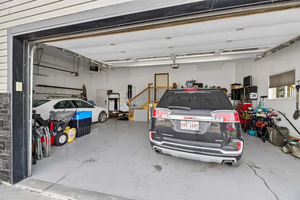 9 Vantage Crescent, Olds, AB