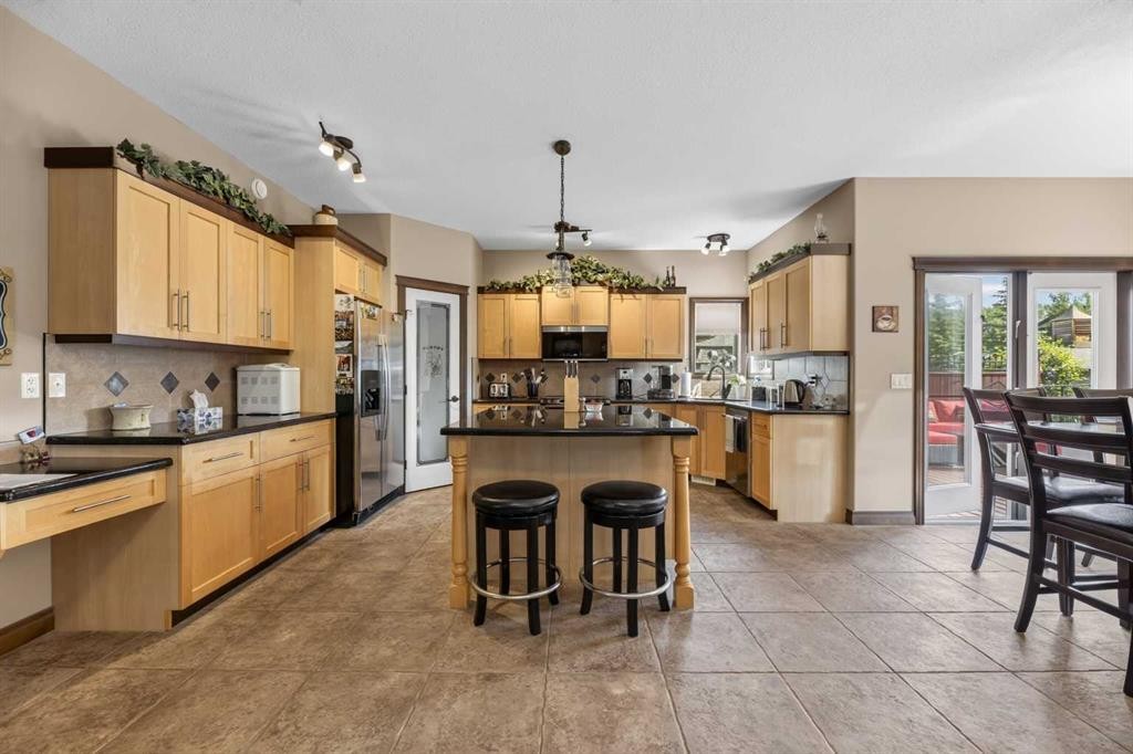 9 Vantage Crescent, Olds, AB