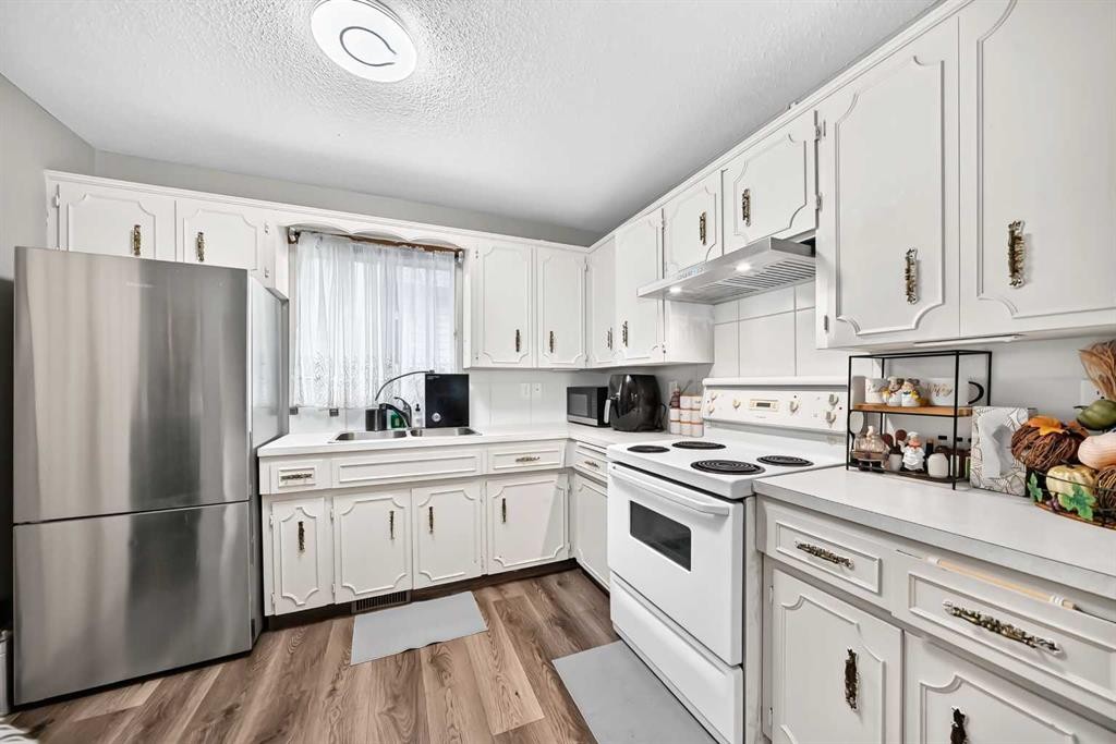 553 Macewan Drive Nw, Calgary, AB