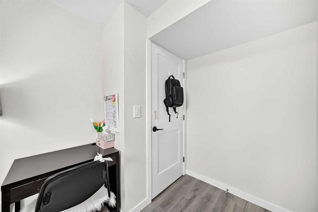 553 Macewan Drive Nw, Calgary, AB