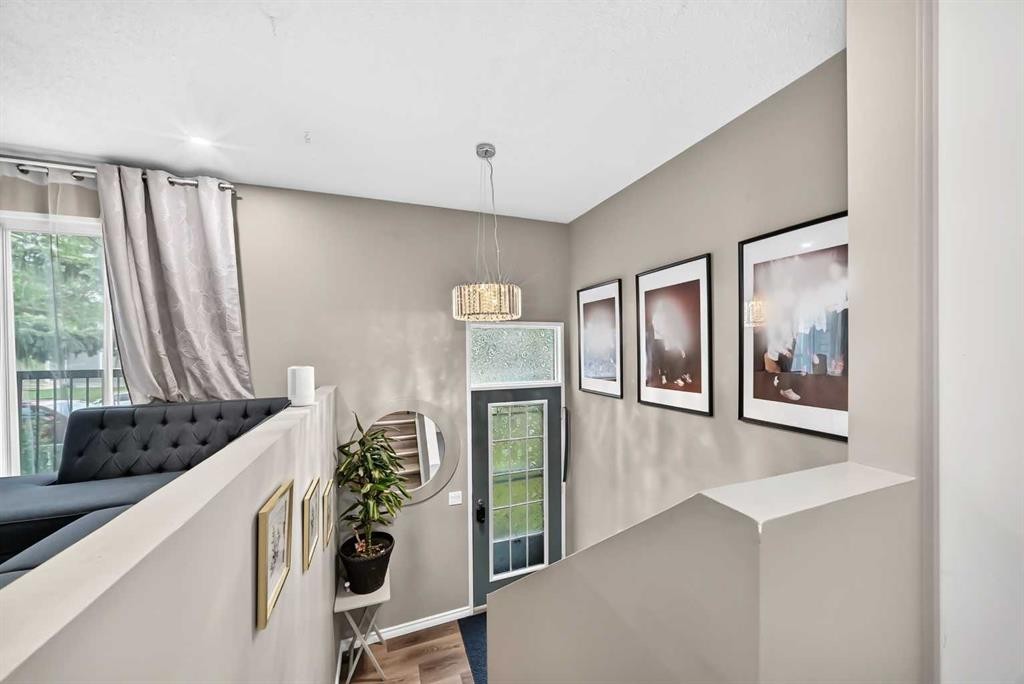 553 Macewan Drive Nw, Calgary, AB
