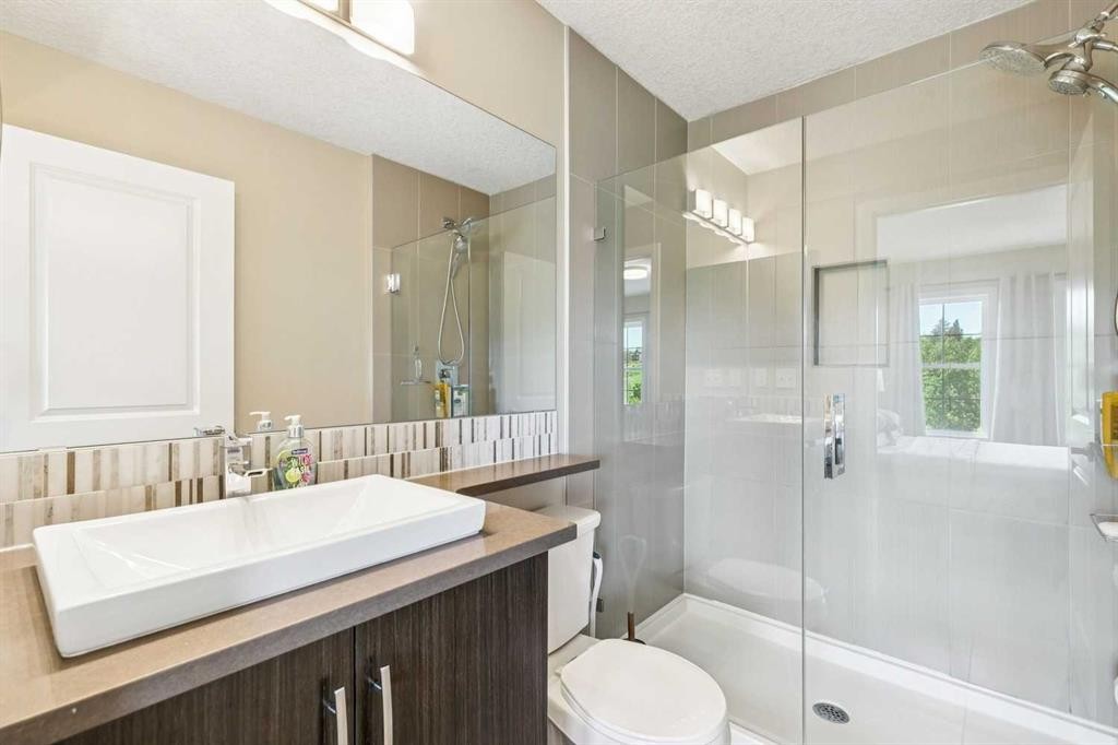 334 Ascot Circle Sw, Calgary, AB