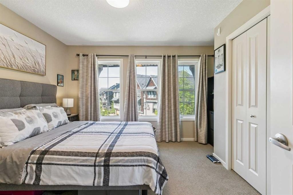 334 Ascot Circle Sw, Calgary, AB