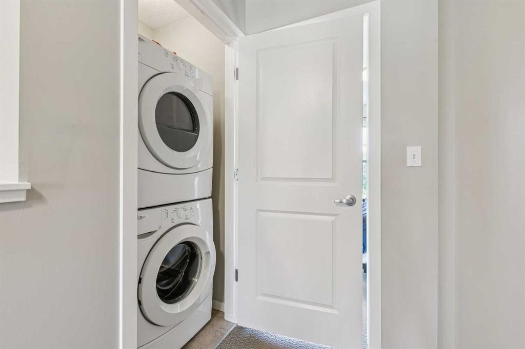334 Ascot Circle Sw, Calgary, AB