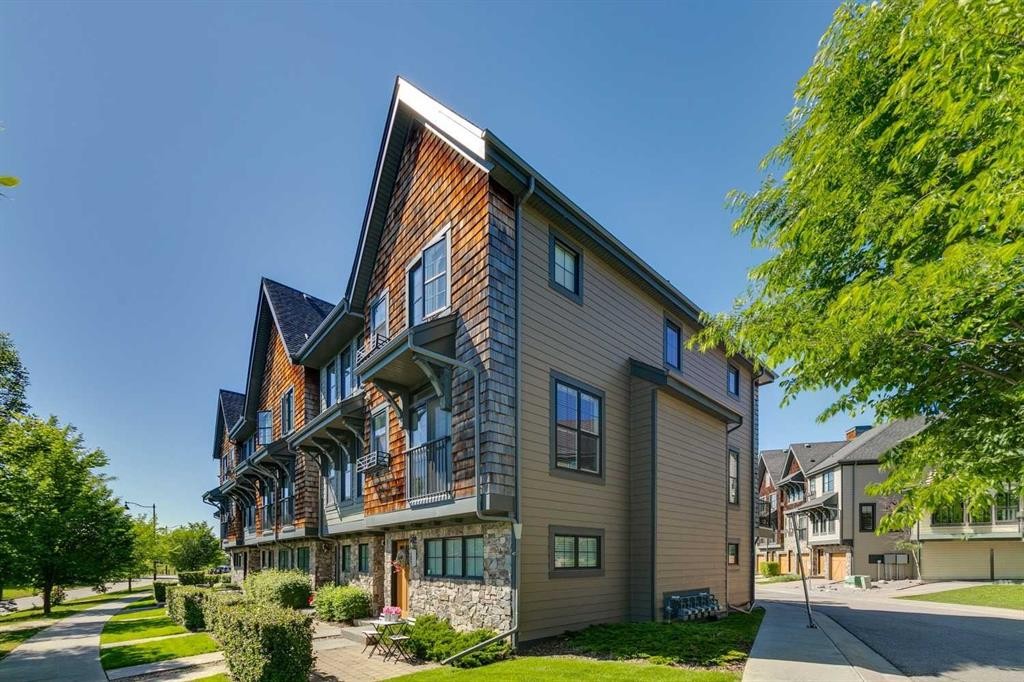 334 Ascot Circle Sw, Calgary, AB