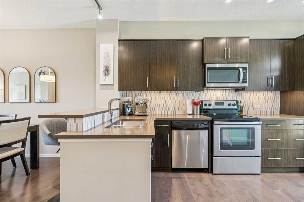 334 Ascot Circle Sw, Calgary, AB