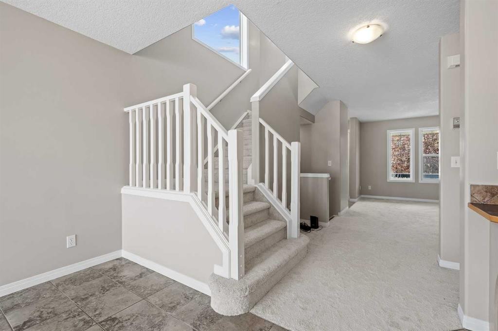 28 Saddlebrook Gardens Ne, Calgary, AB - Indoor Photo Showing Other Room