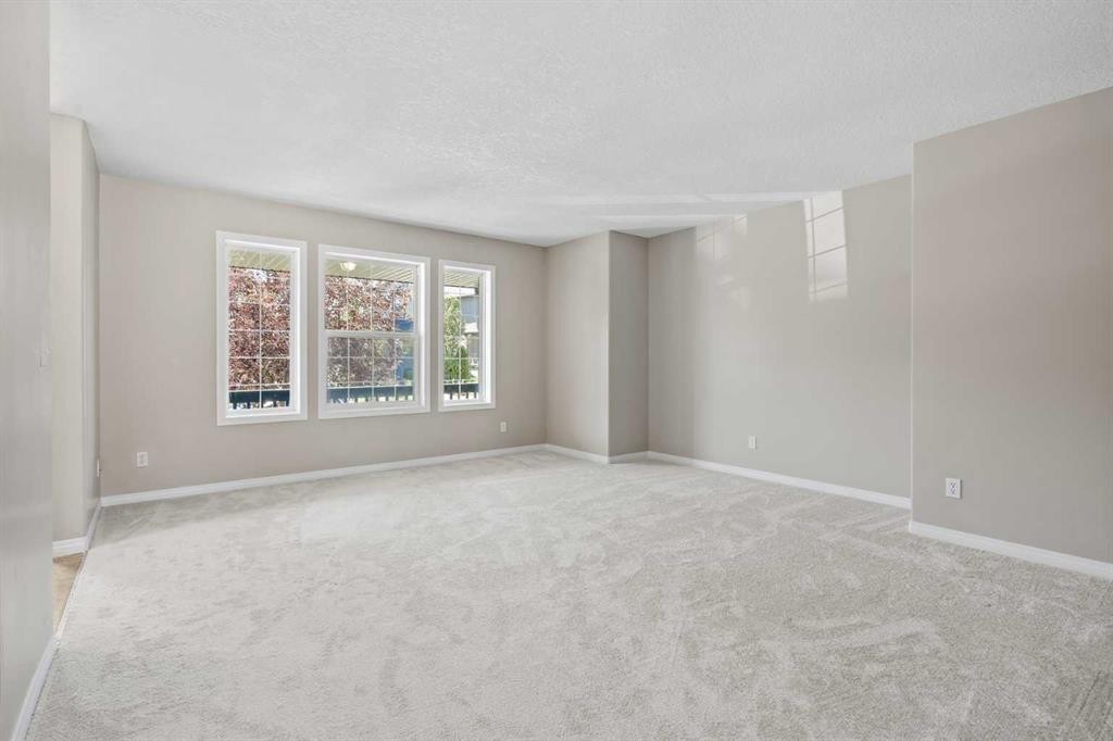 28 Saddlebrook Gardens Ne, Calgary, AB - Indoor Photo Showing Other Room