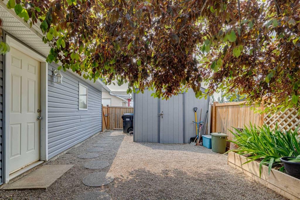 336 Coventry Close Ne, Calgary, AB - Outdoor With Exterior