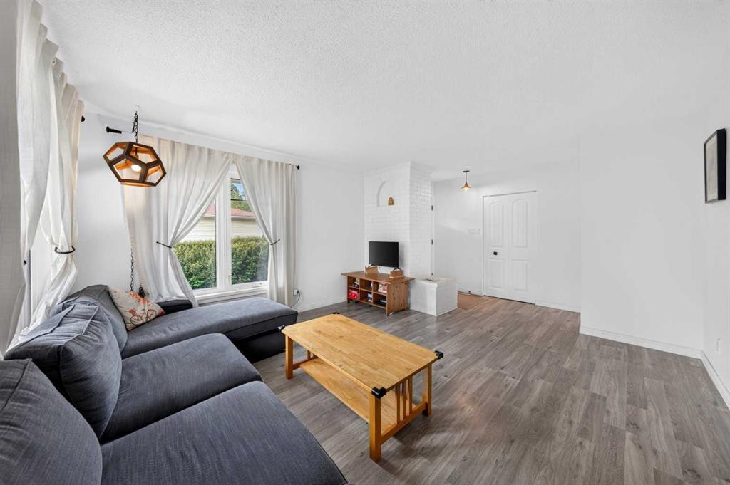 4819 Vanguard Road Nw, Calgary, AB