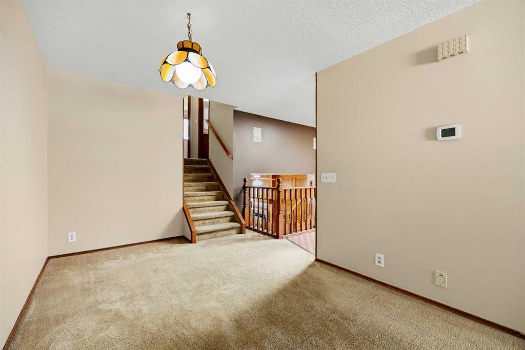80 Macewan Drive Nw, Calgary, AB