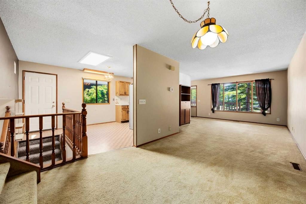 80 Macewan Drive Nw, Calgary, AB