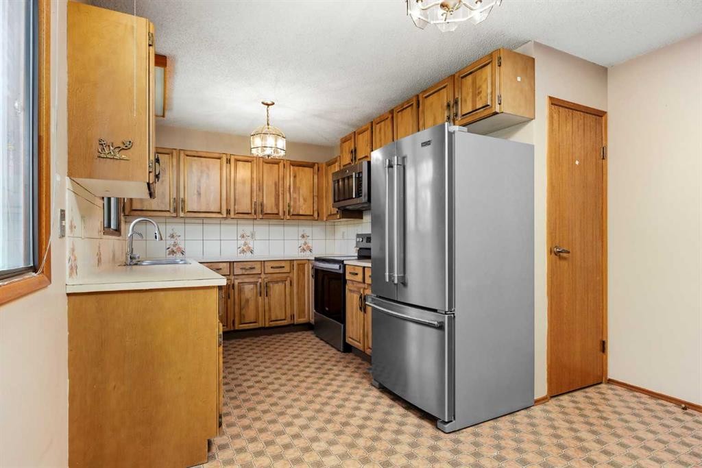 80 Macewan Drive Nw, Calgary, AB