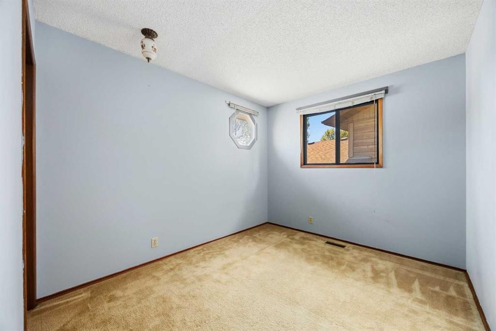 80 Macewan Drive Nw, Calgary, AB