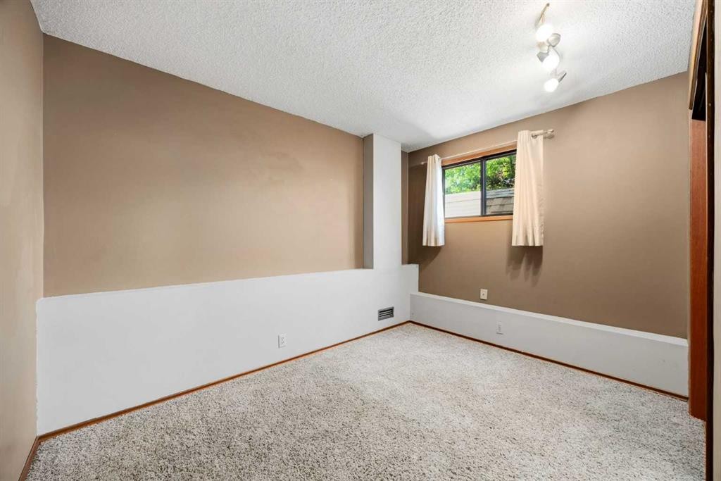 80 Macewan Drive Nw, Calgary, AB